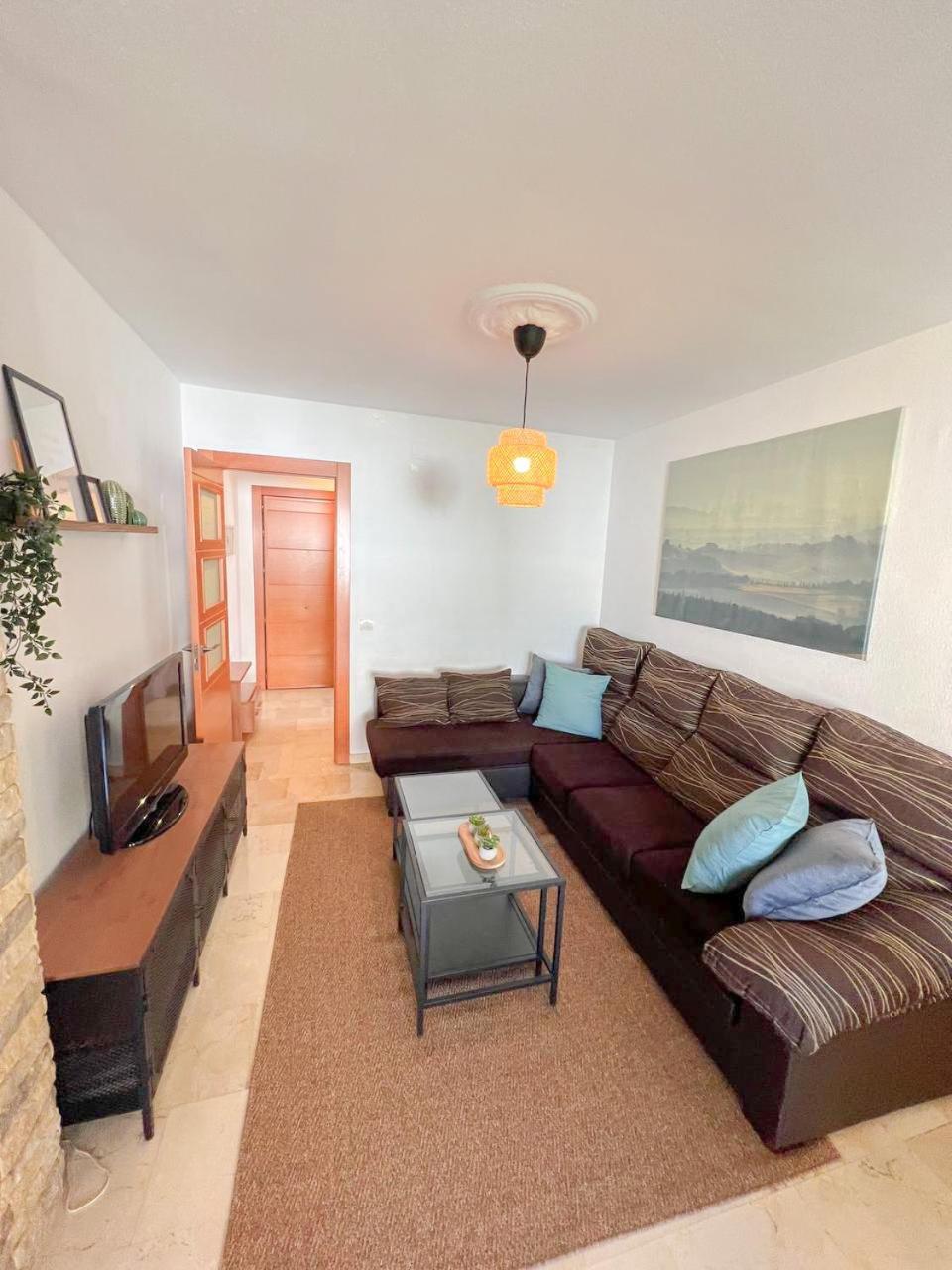 Large & Cozy Centrally Apartment Torremolinos Exterior photo